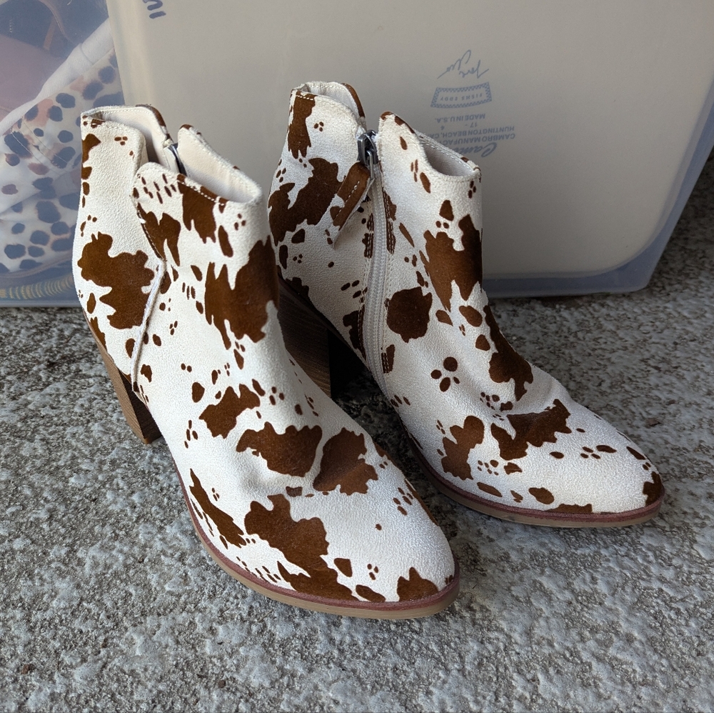 Rodeo Cowboy Boots 6.5 Altar'd State Cow Print Suede Cowgirl Boho Western
